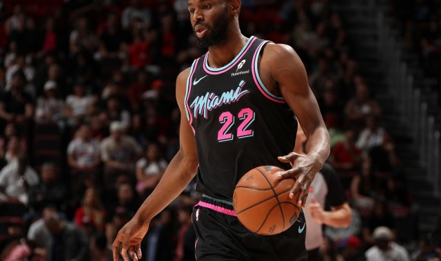 开云娱乐app安全登录-维金斯：赛季漫长 局势瞬息万变 我们必须坚持下去 不能自暴自弃