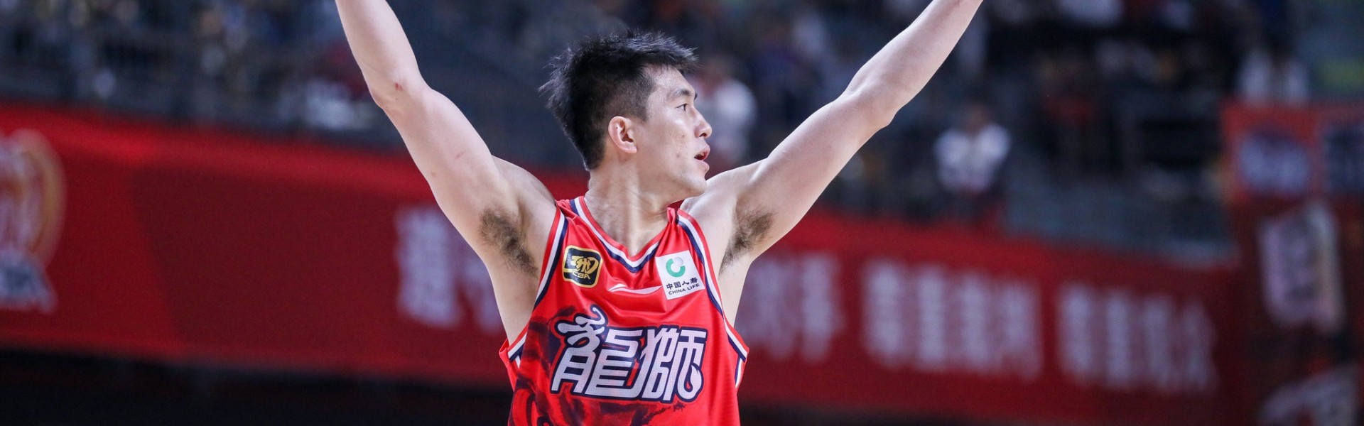 队内气氛不错！郭艾伦“抱怨”徐昕：就是你害大家还得加班！